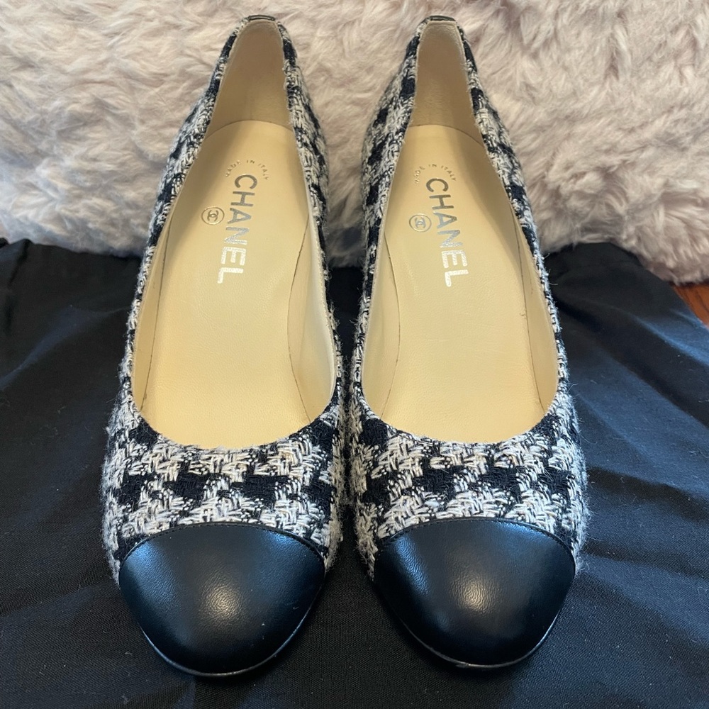 Chanel Tweed Houndstooth Pumps |  38 1/2